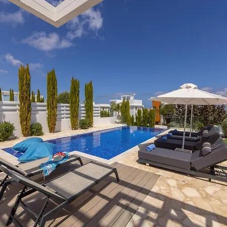 5-Bedroom Villa With Pool
