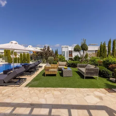 Villa 5-Bedroom Villa With Pool
